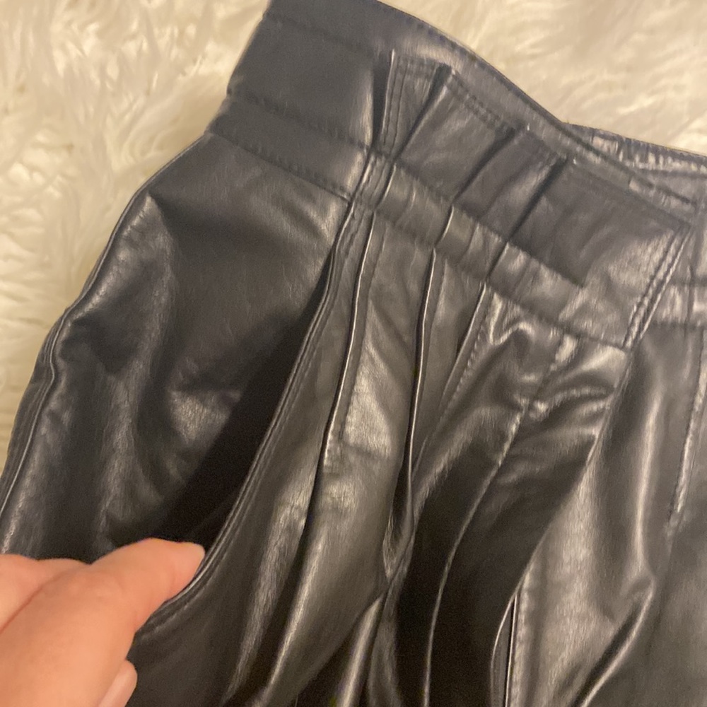 TOFFS High waisted 100% leather pants size 6M inseam 30” waist 26” flat - Picture 9 of 12